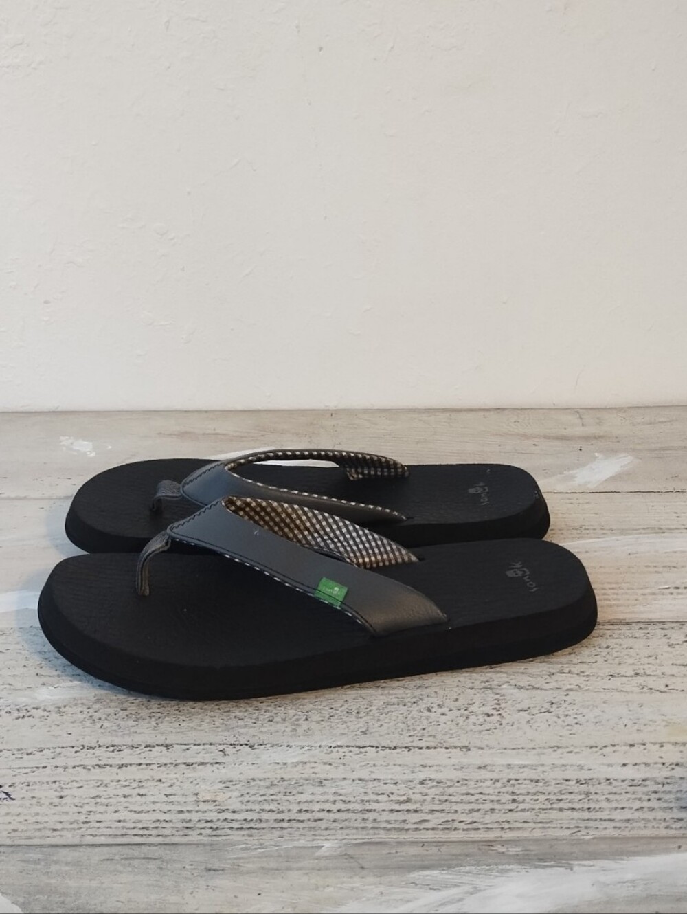 Sanuk Black Flip Flop Thong Sandals.U.S.A Women's size 10 (UK women's size 8)
